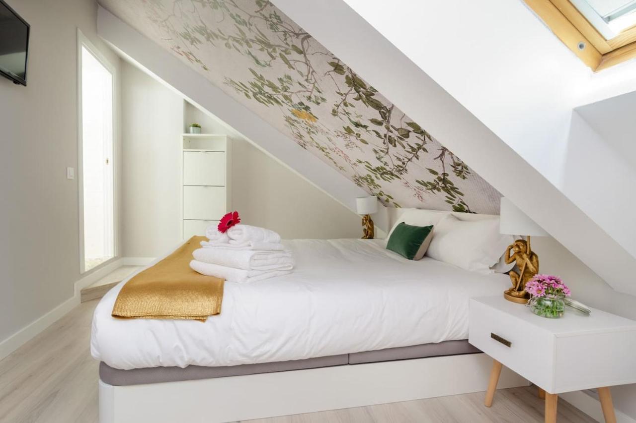 Precioso Atico Con Terraza En El Centro De Madrid Amazing Penthouse In Madrid Center Apartment Luaran gambar