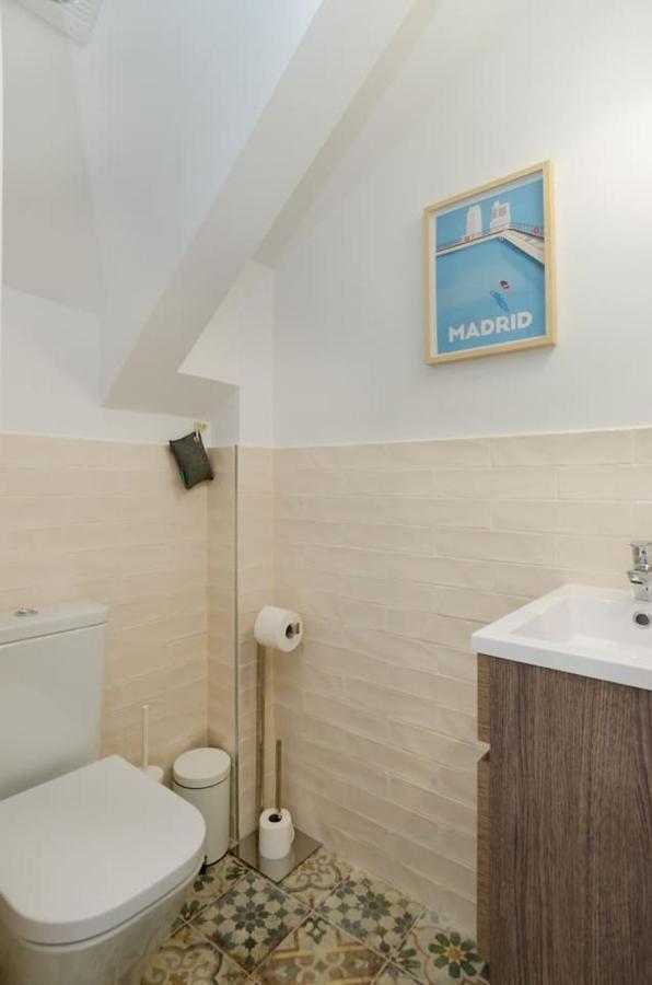 Precioso Atico Con Terraza En El Centro De Madrid Amazing Penthouse In Madrid Center Apartment Luaran gambar
